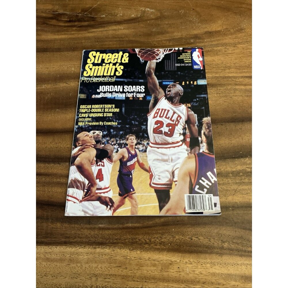 Street & Smith's Pro Basketball Magazine MICHAEL JORDAN Bulls 1993-94 NBA - Picture 6 of 8